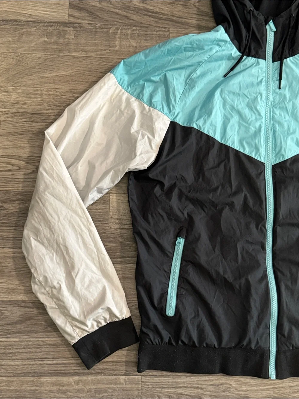 Nike Sportswear Windrunner South Beach Jacket men’s sz M, as is